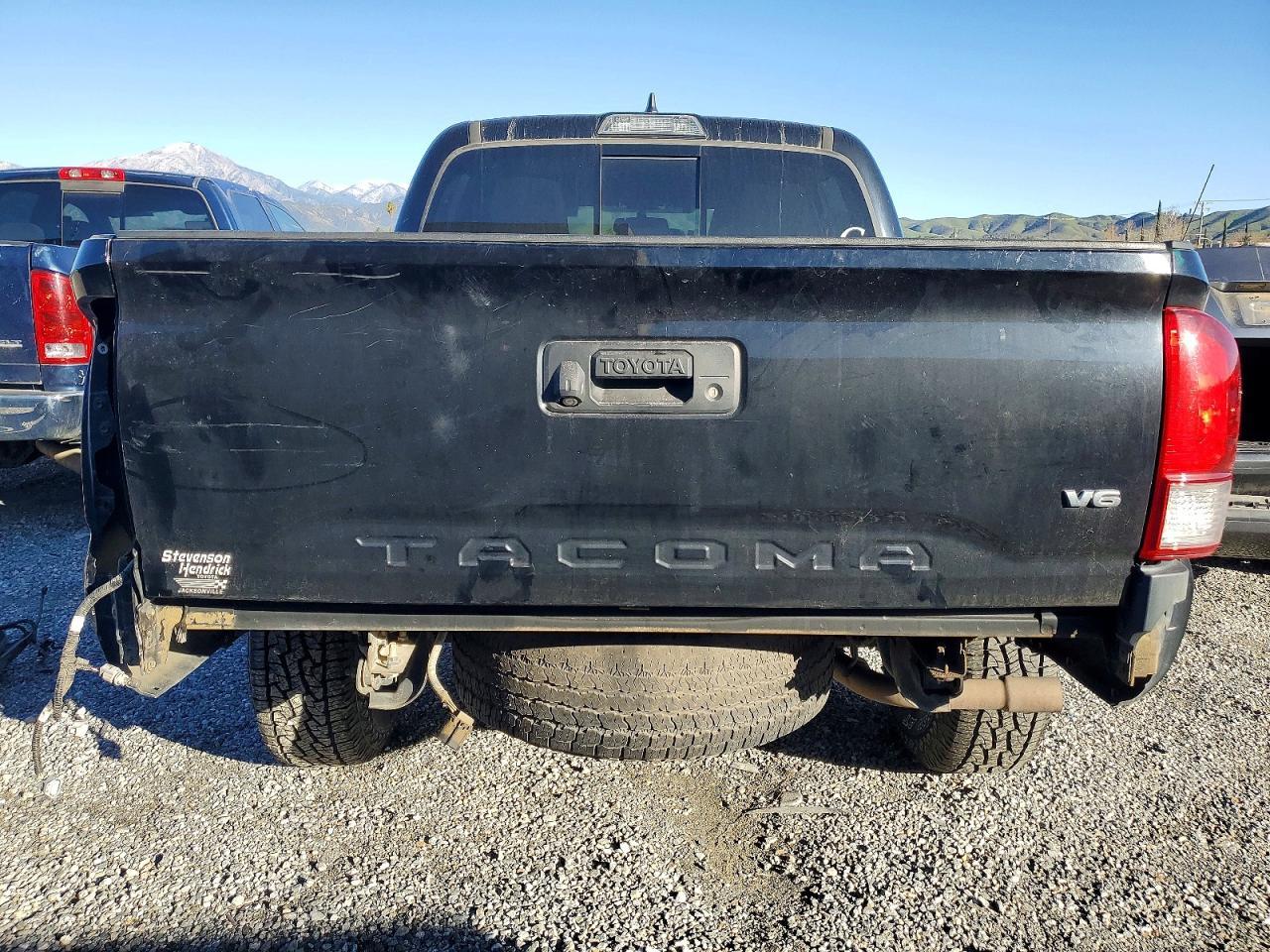 2017 Toyota Tacoma Double Cab - Фото 6