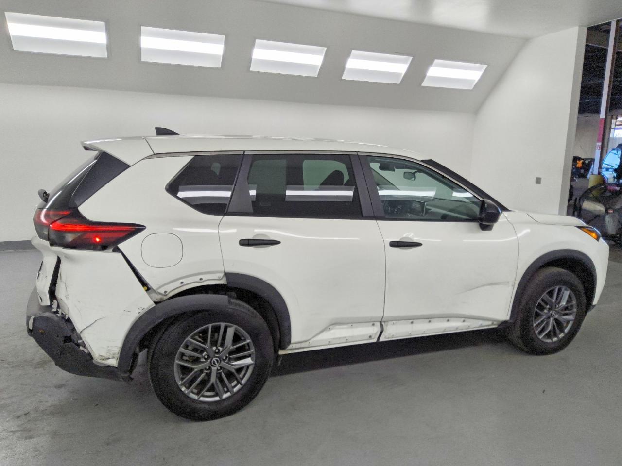 2023 Nissan Rogue S ** R & D * Pri Fleet ** - Image 3
