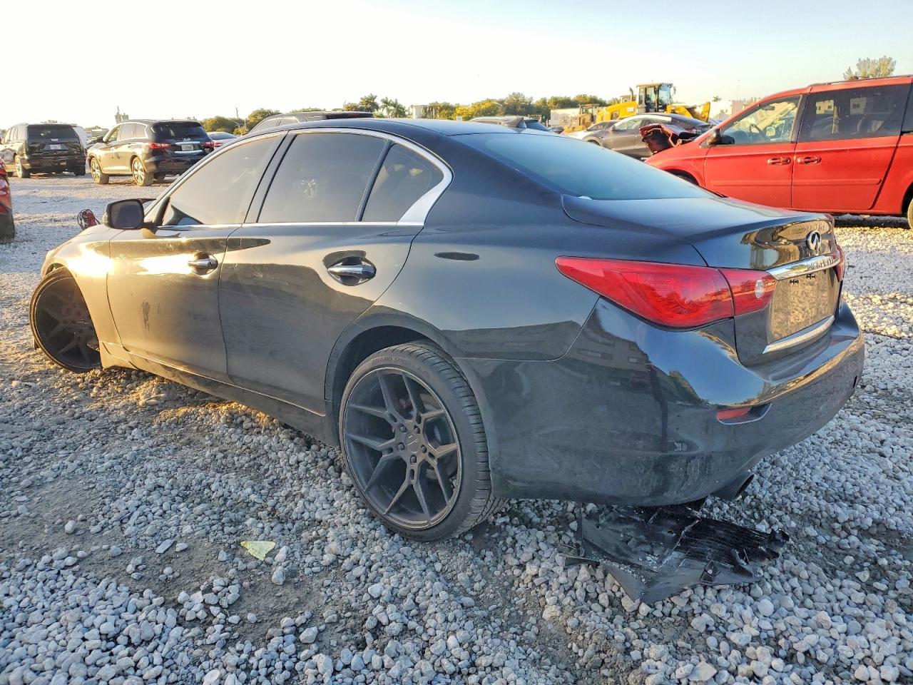 2014 Infiniti Q50 Base - Фото 2