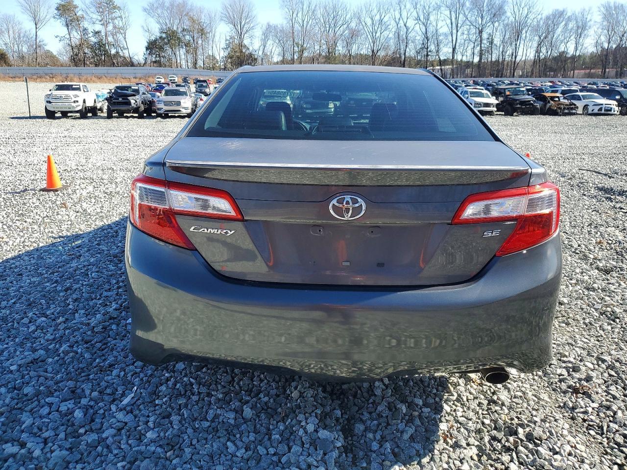 2012 Toyota Camry Base - Фото 6