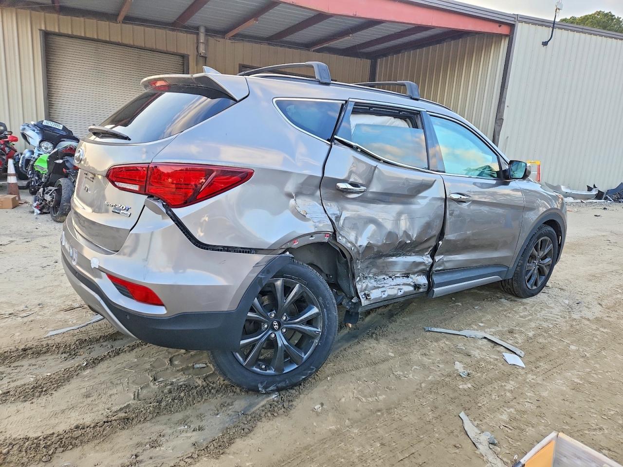 2017 Hyundai Santa Fe Sport 2.0T Ultimate - Image 3