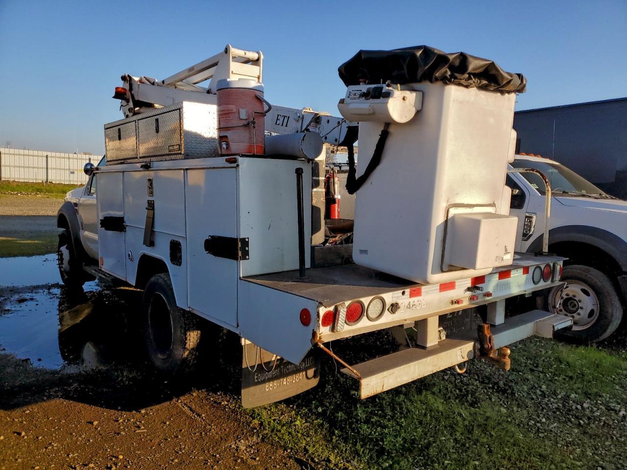 2008 Ford F450 Super Duty - Image 2