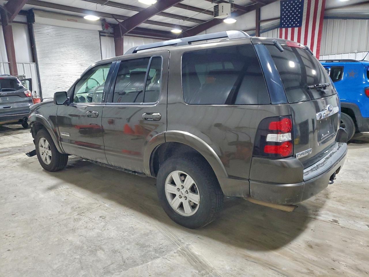 2008 Ford Explorer Xlt - Image 2