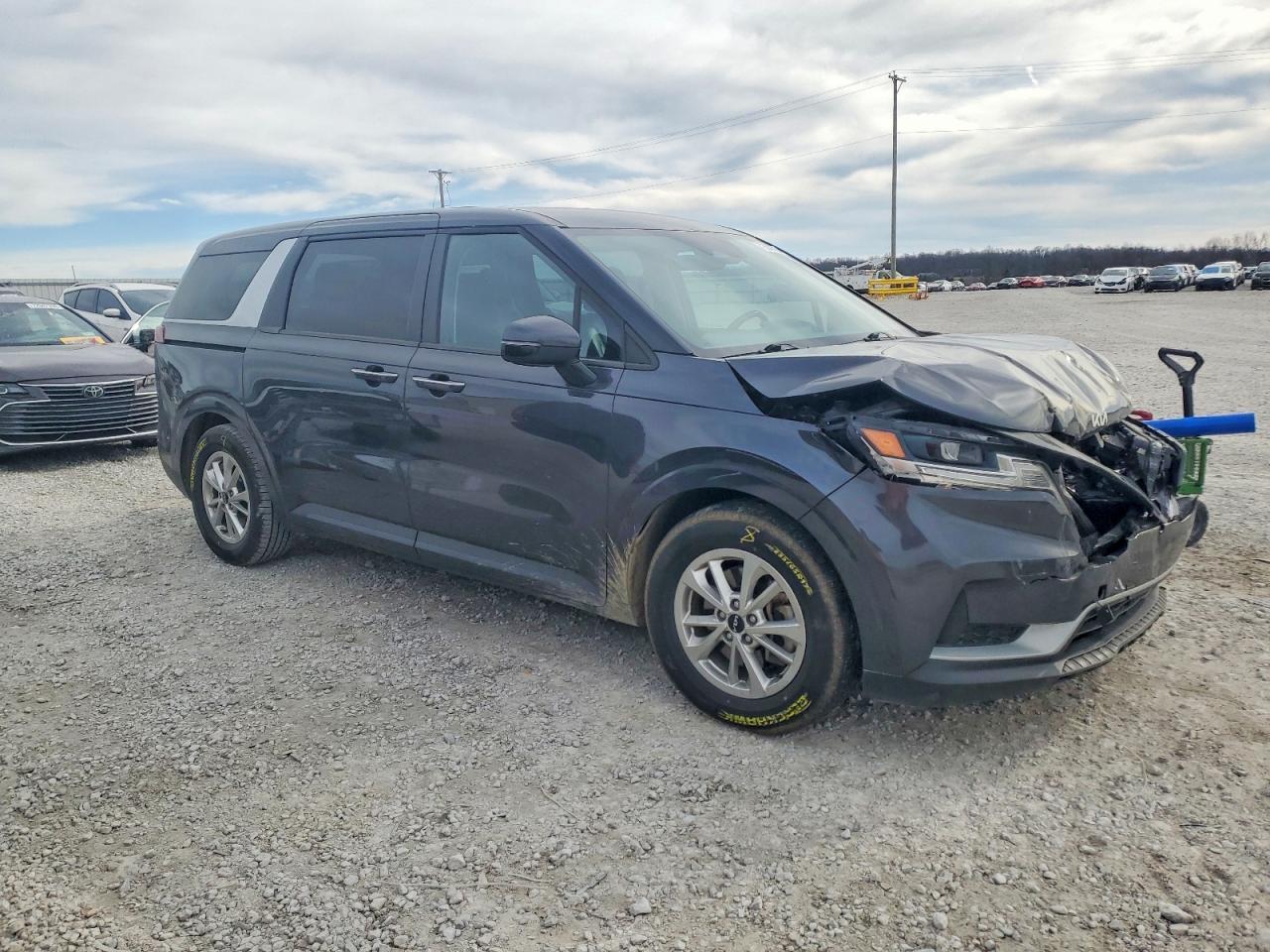 2022 Kia Carnival Lx - Image 4