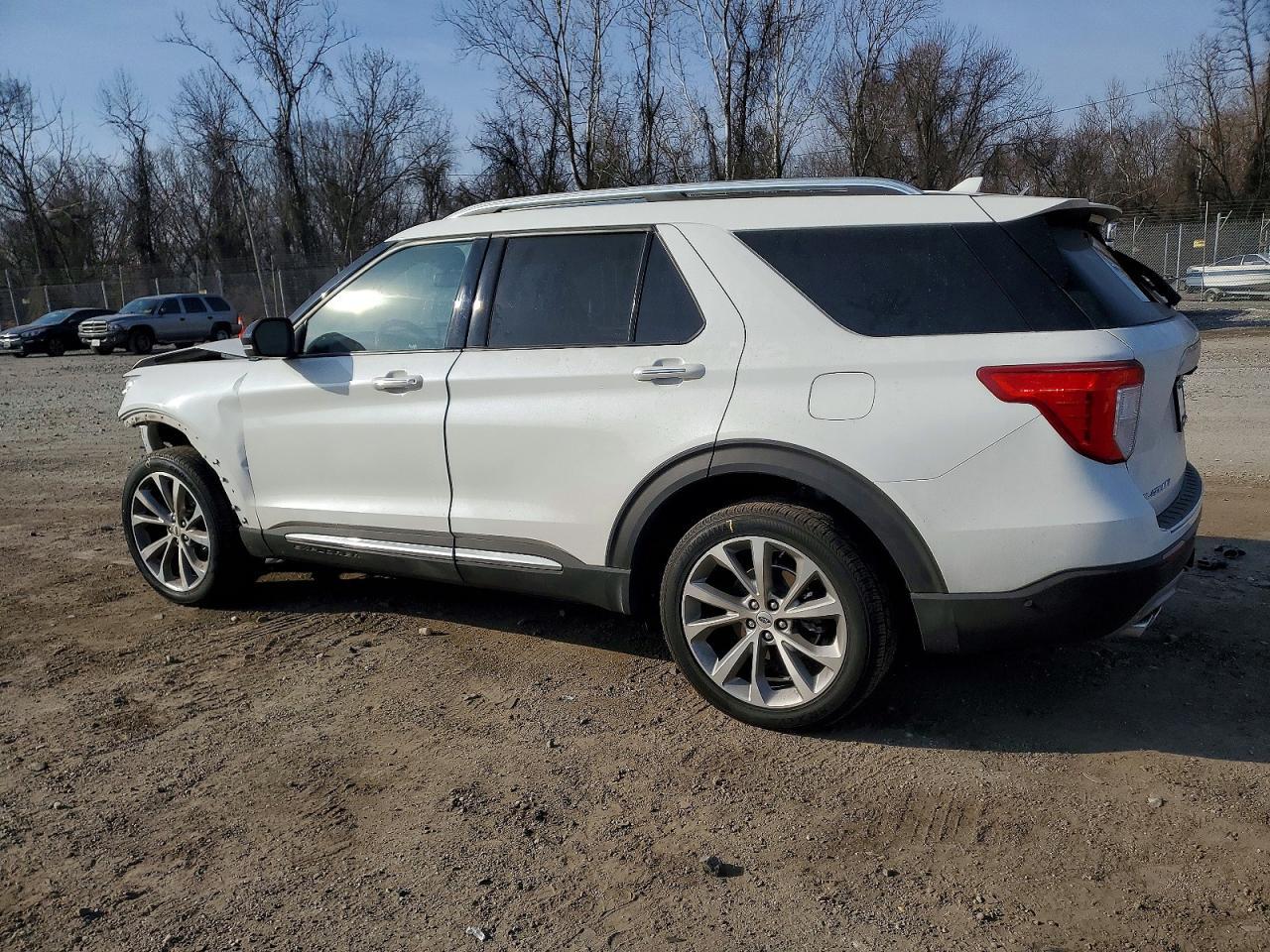 2021 Ford Explorer Platinum - Image 2