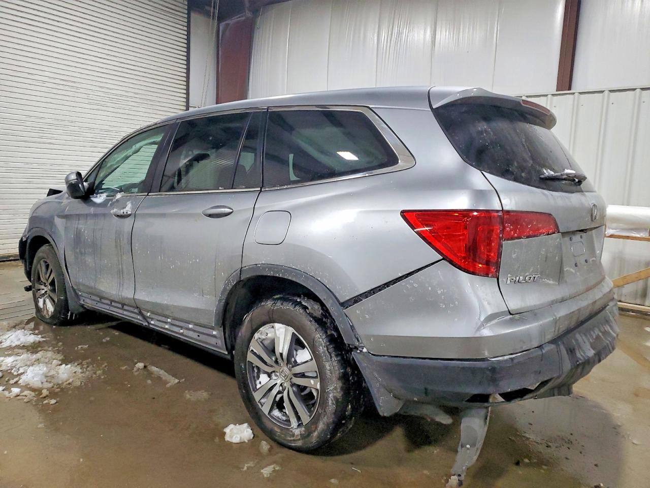 2018 Honda Pilot Ex - Image 2