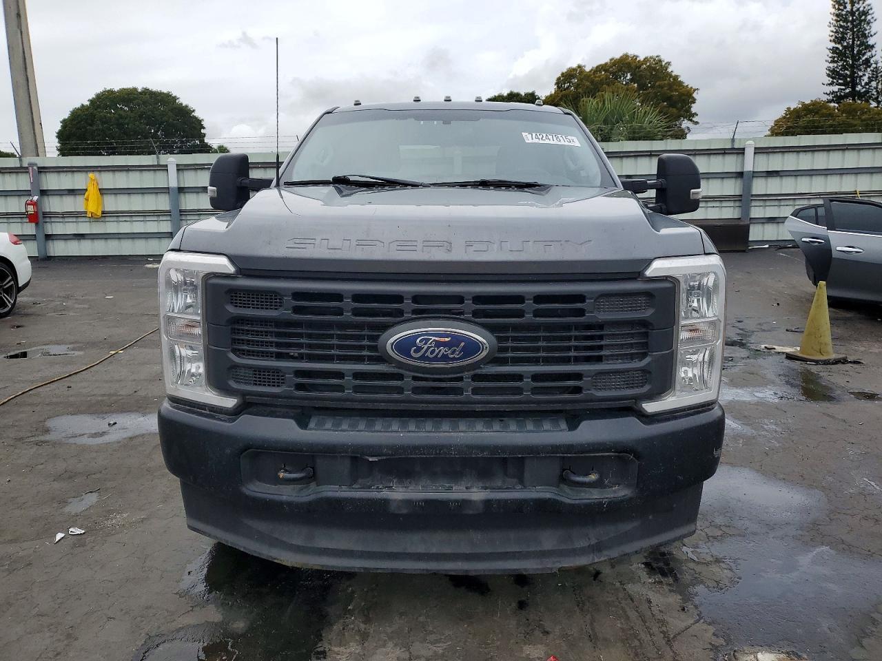 2024 Ford F350 Super Duty - Фото 5