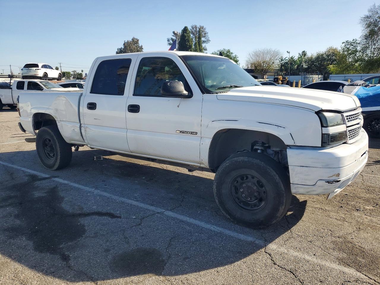 2007 Chevrolet Silverado C2500 Heavy Duty - Image 4