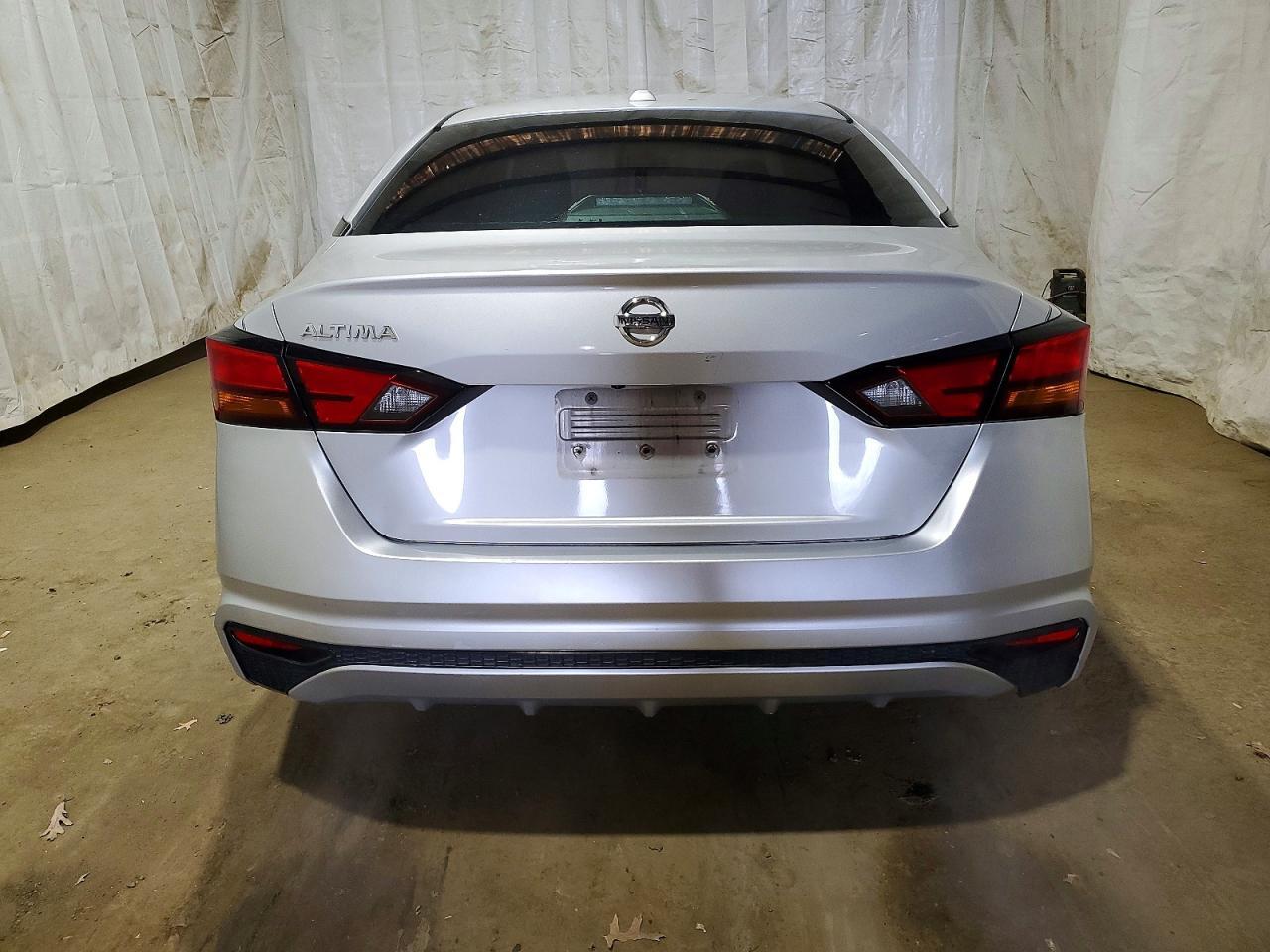 2020 Nissan Altima S - Фото 6