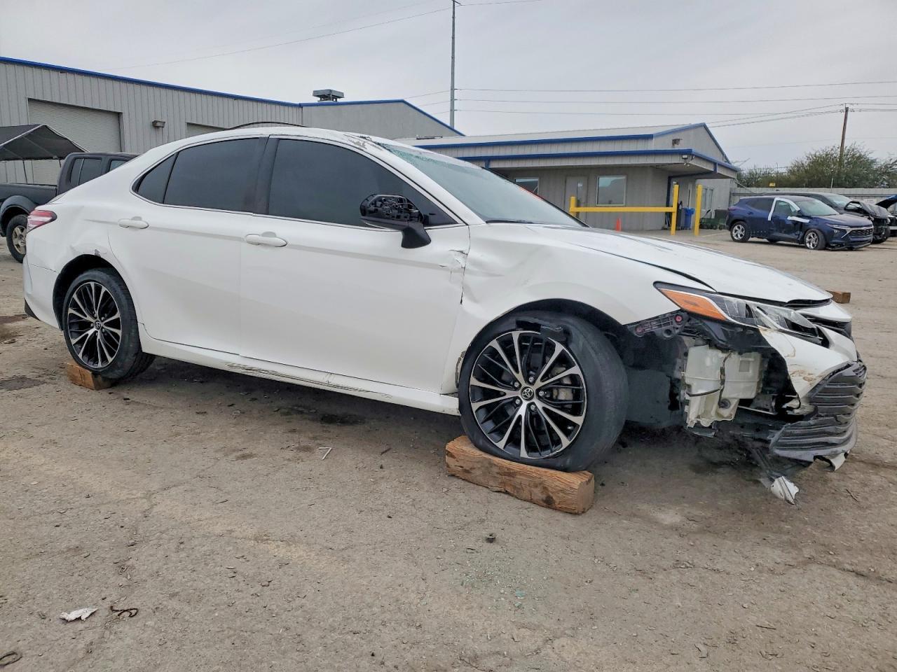 2018 Toyota Camry Le - Фото 4