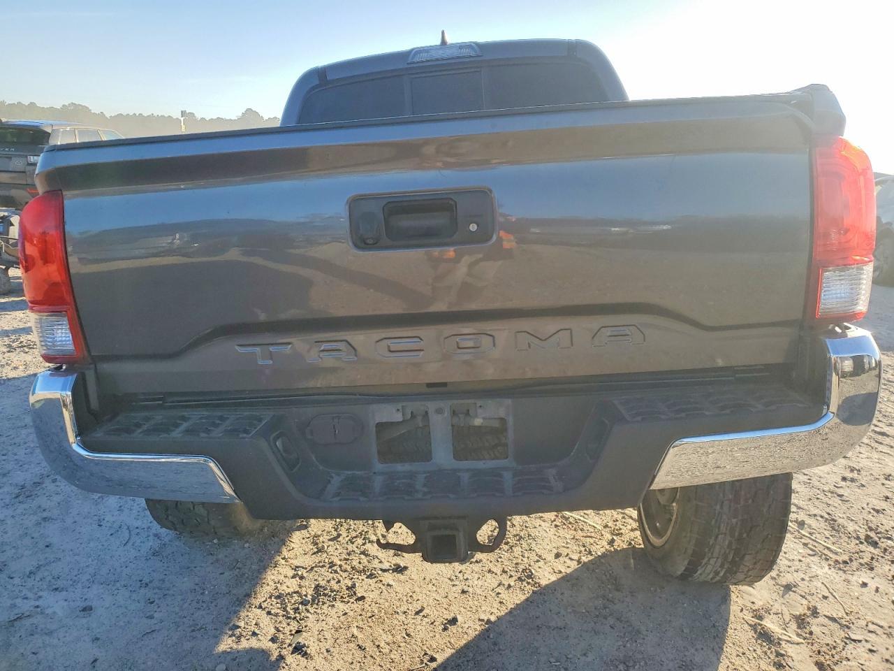 2016 Toyota Tacoma Double Cab - Фото 6