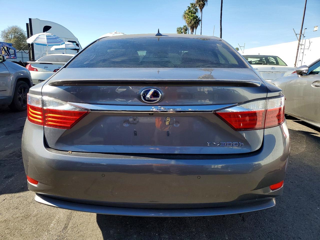 2013 Lexus Es 300H - Фото 6