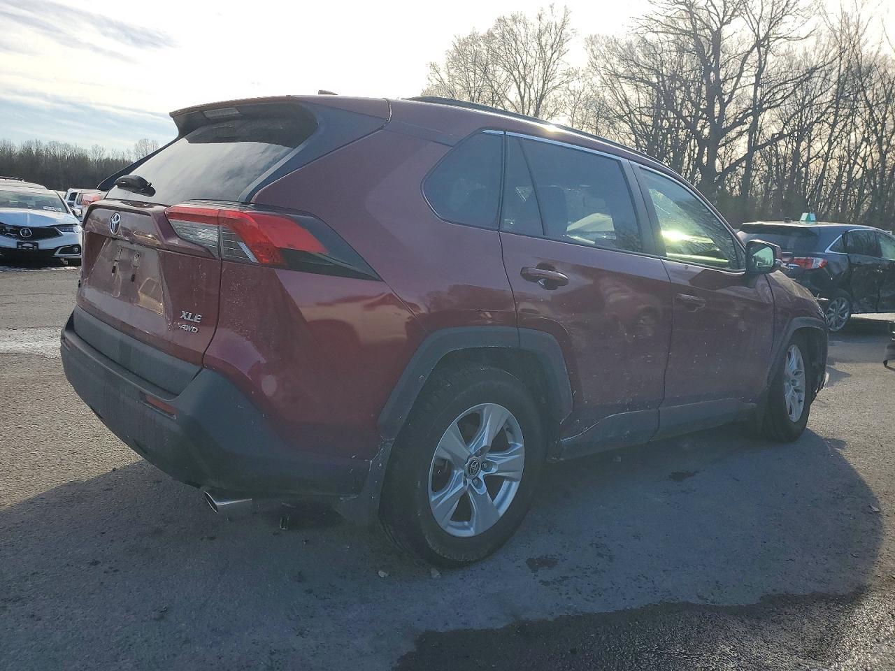 2020 Toyota Rav4 Xle - Фото 3