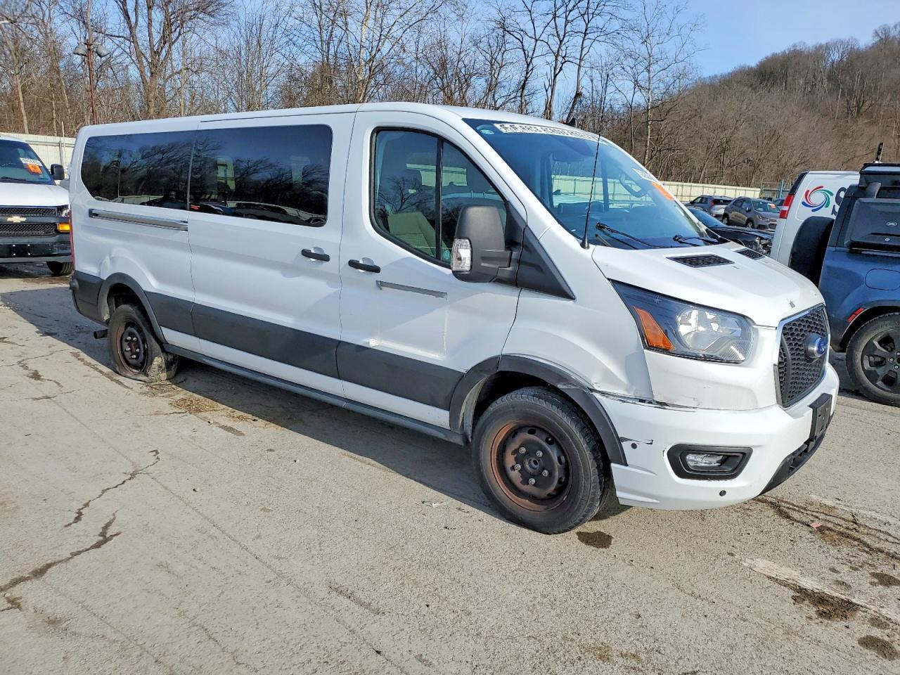 2024 Ford Transit T-350 Passenger Van - Фото 4