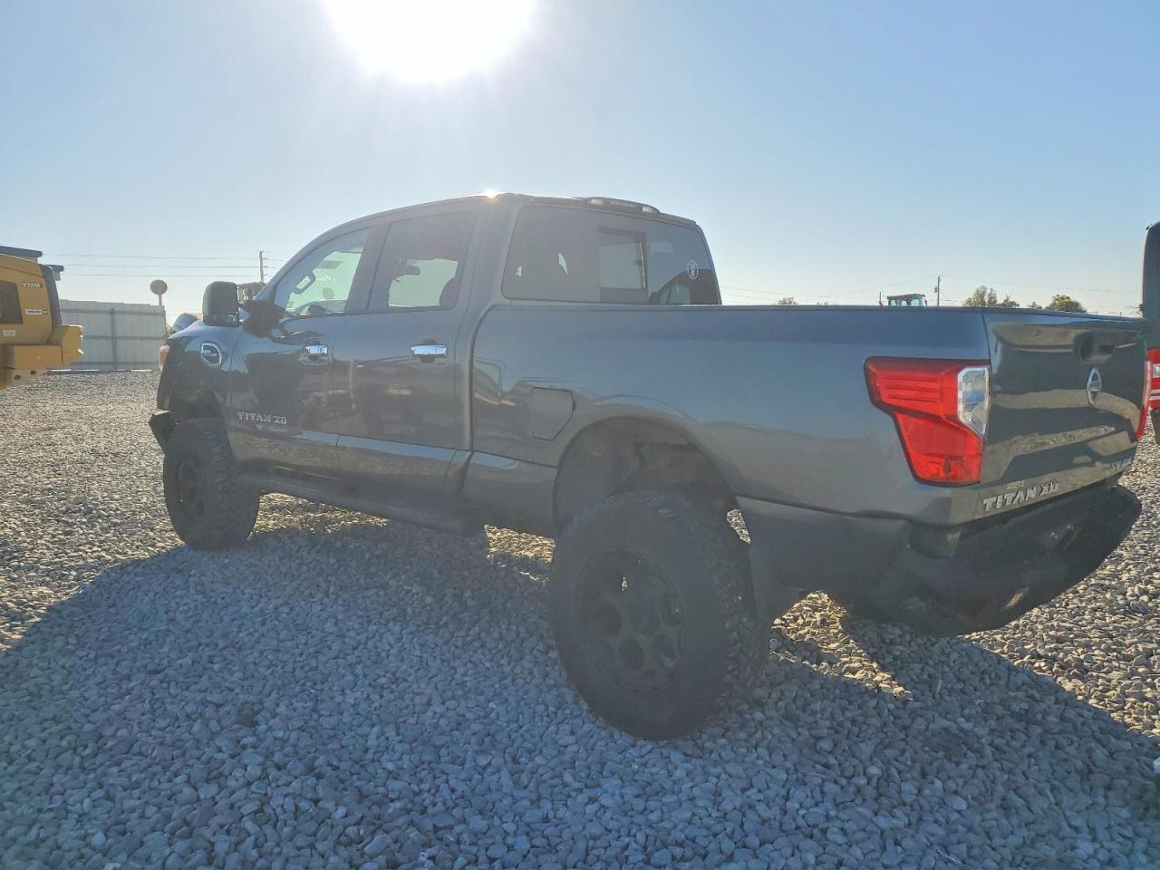 2017 Nissan Titan Xd S - Фото 2