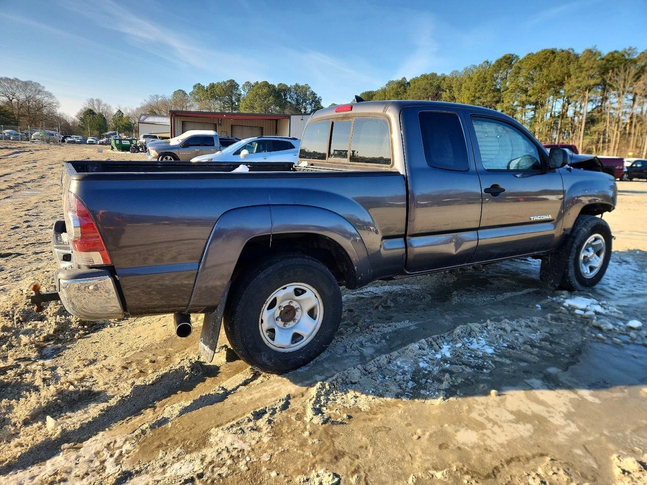 2015 Toyota Tacoma Access Cab - Image 3
