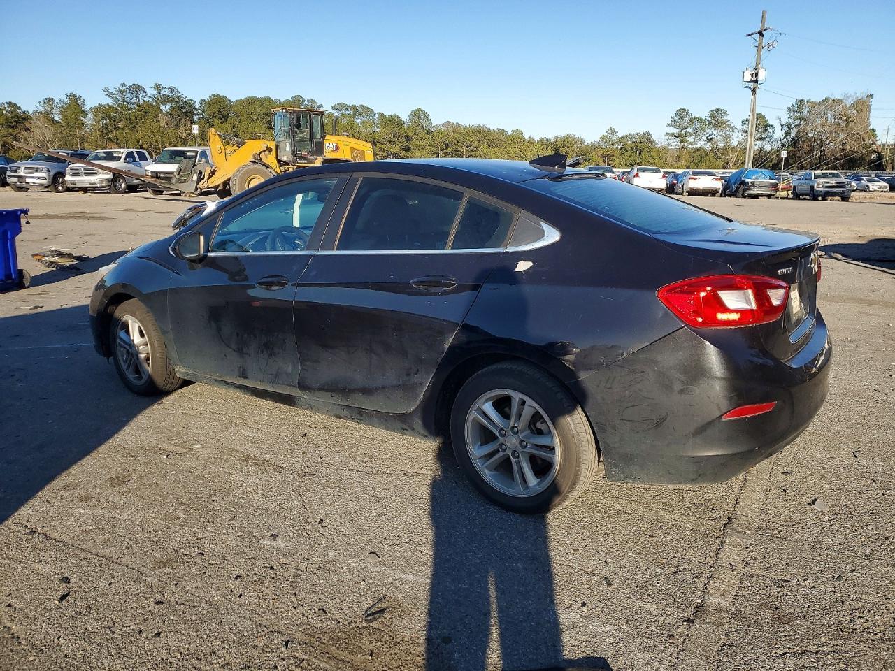 2017 Chevrolet Cruze Lt - Image 2