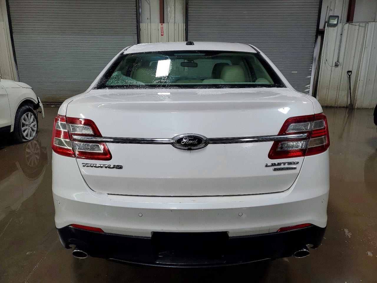 2013 Ford Taurus Limited - Image 6