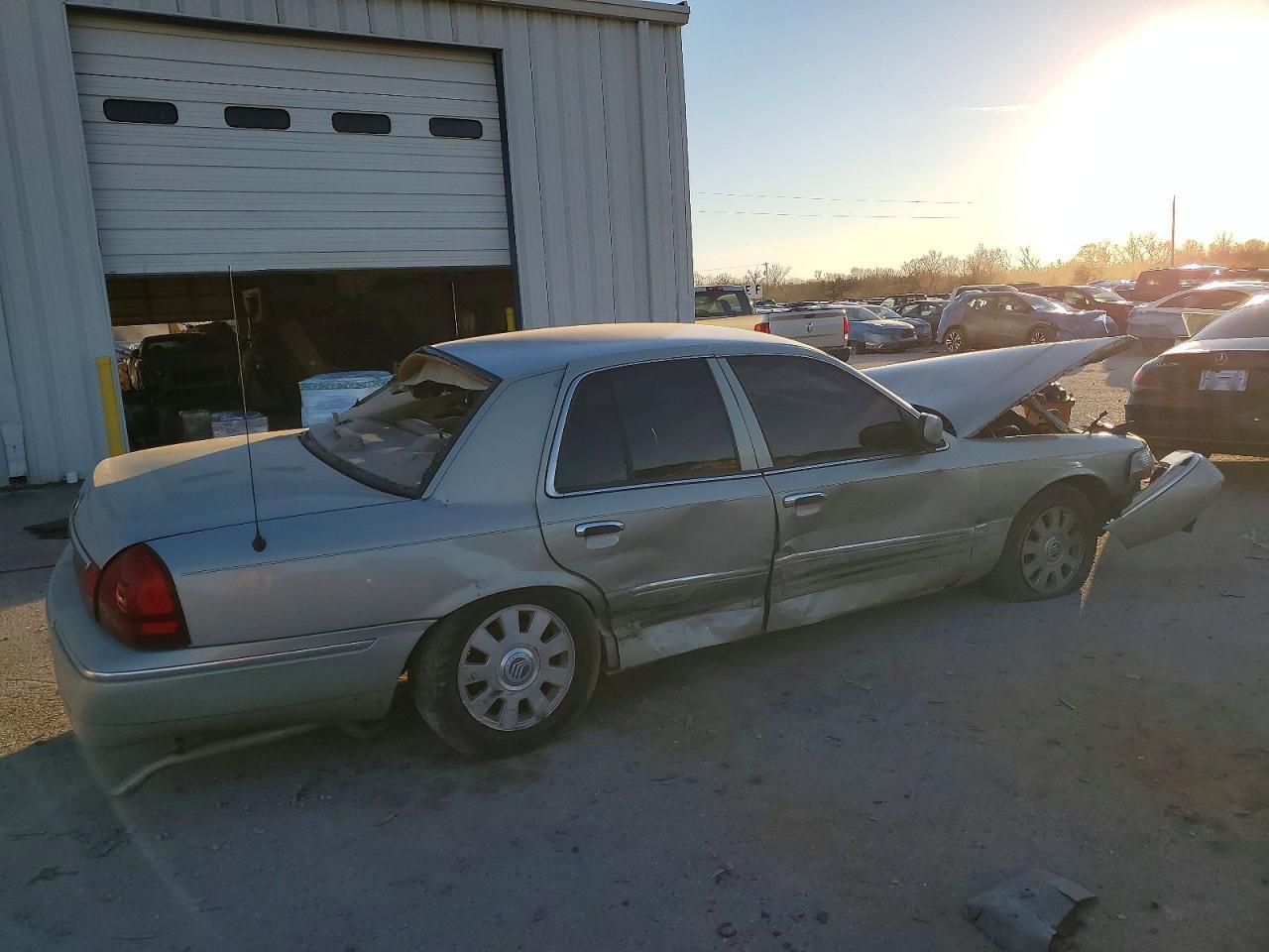 2005 Mercury Grand Marquis Ls - Image 3
