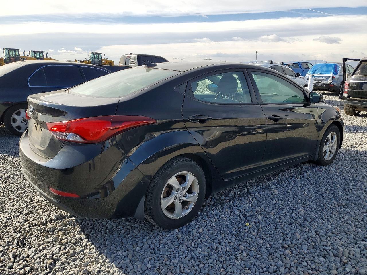 2015 Hyundai Elantra Se - Image 3