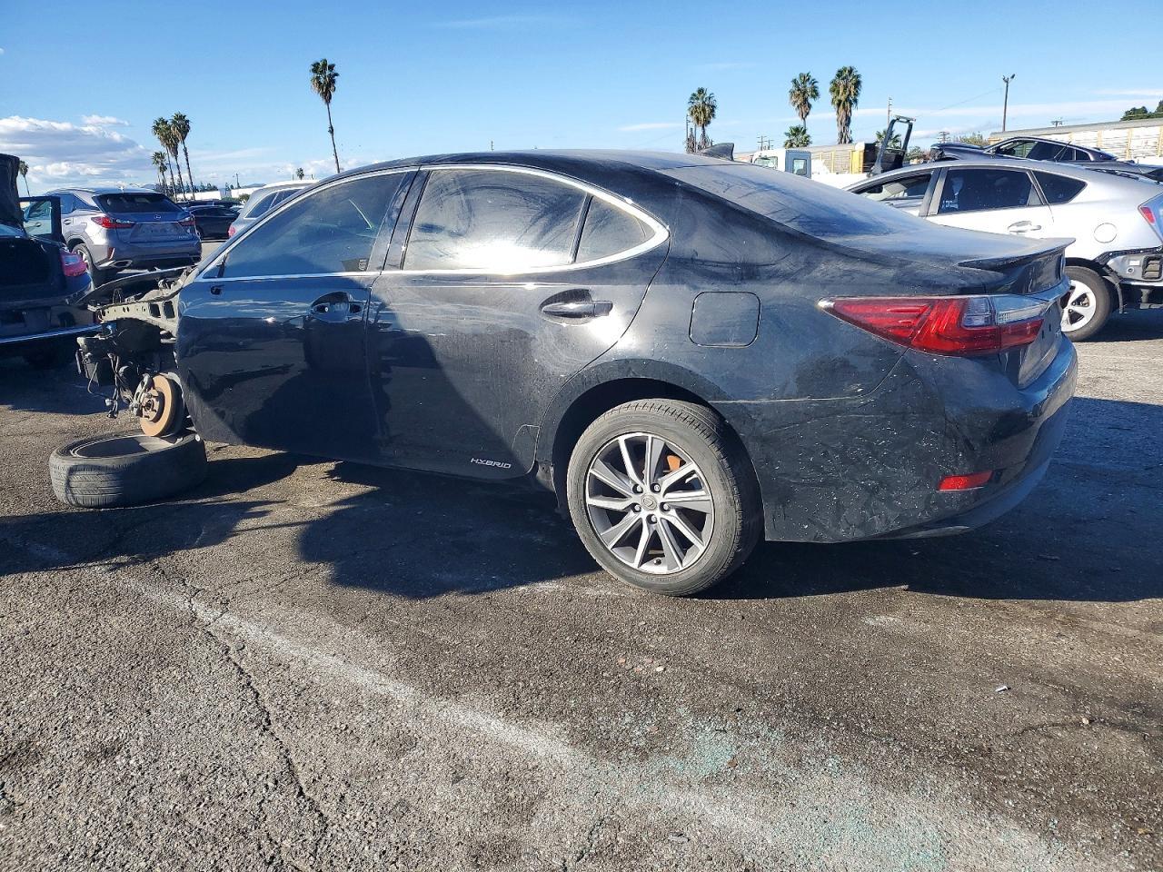 2017 Lexus Es 300H - Фото 2