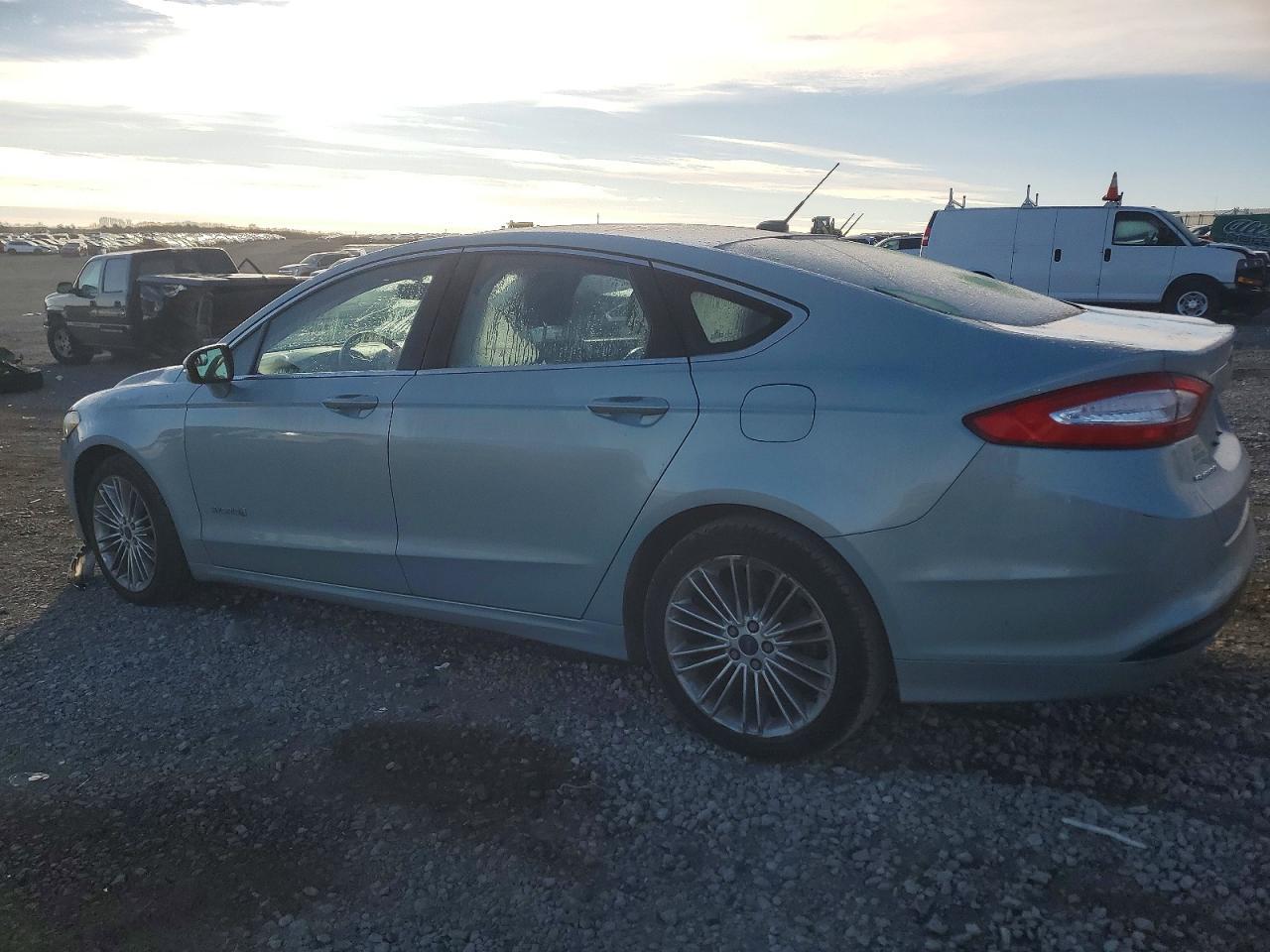 2014 Ford Fusion Se Hybrid - Фото 2