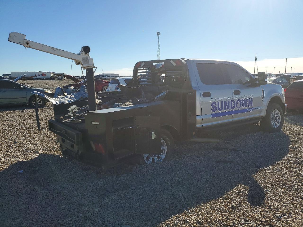 2022 Ford F250 Super Duty - Фото 3