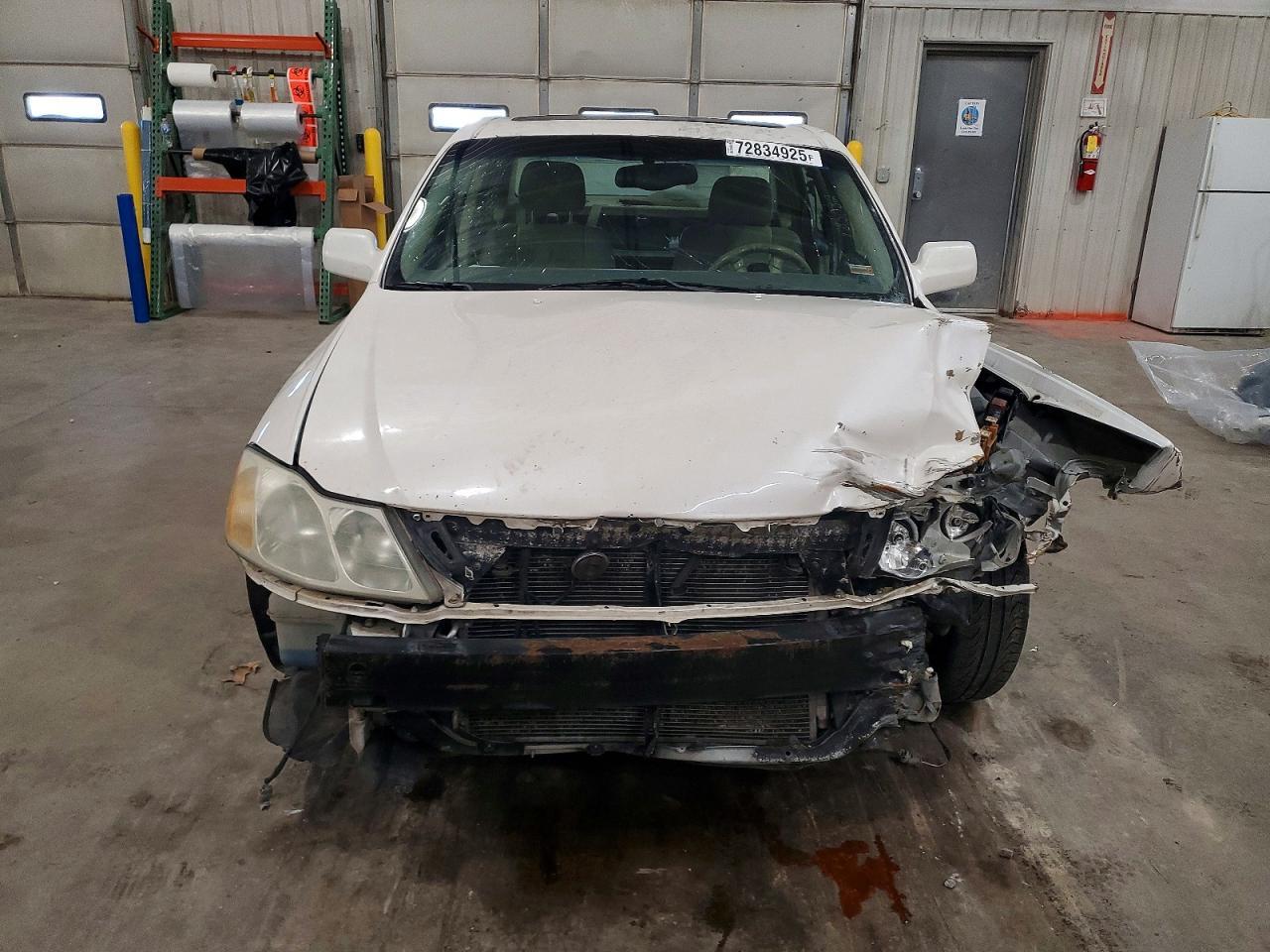 2001 Toyota Avalon 4D - Image 5