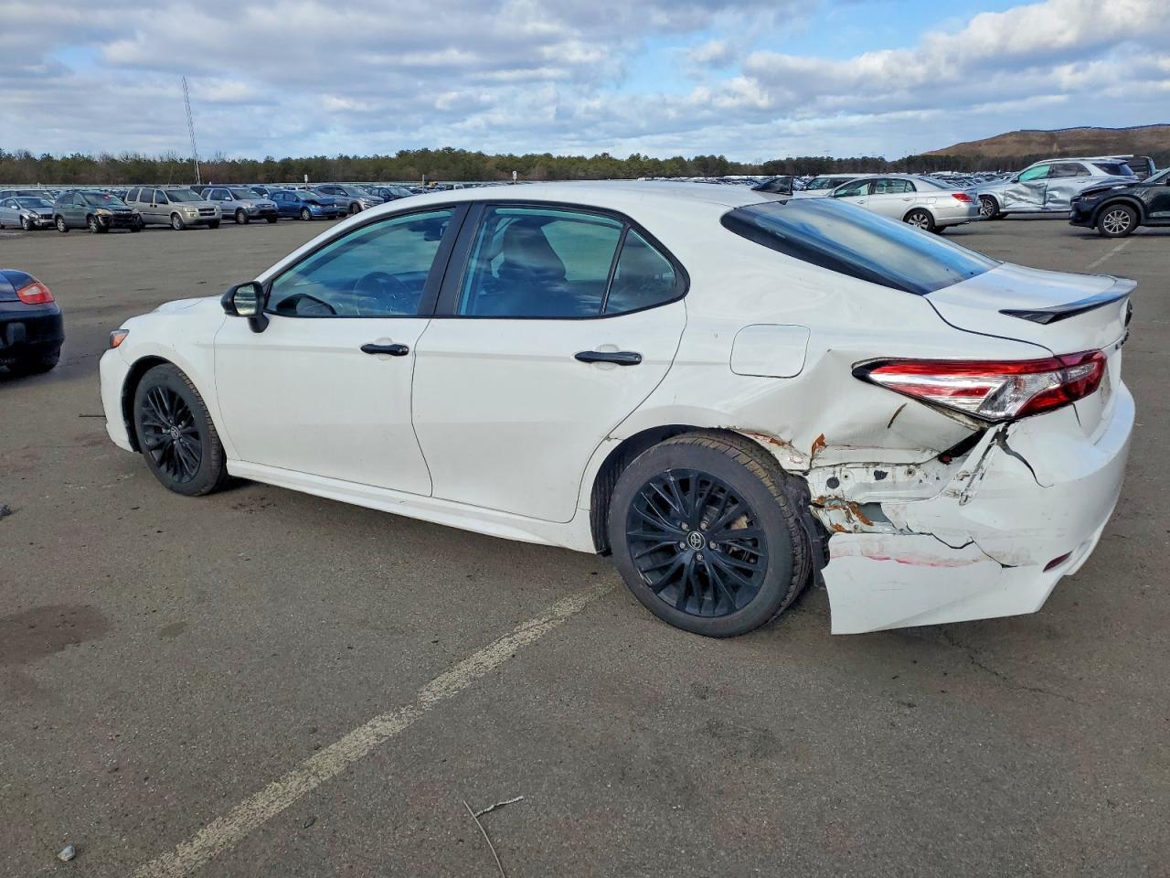 2020 Toyota Camry Se - Image 2