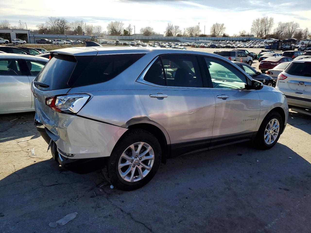 2019 Chevrolet Equinox Lt - Image 3