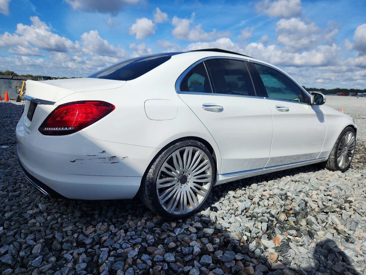 2020 Mercedes-Benz C 300 - Фото 3