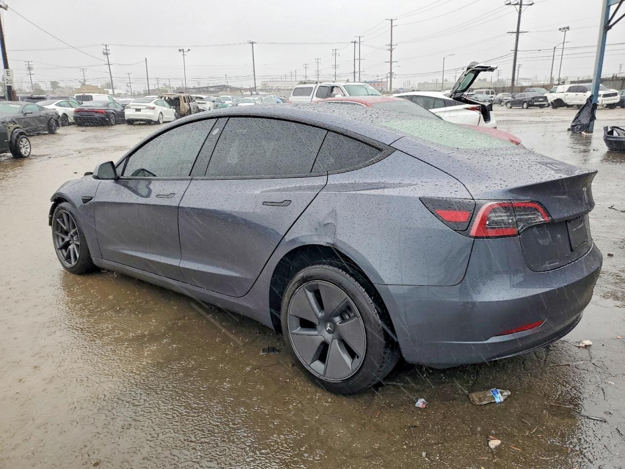 2023 Tesla Model 3 - Фото 2