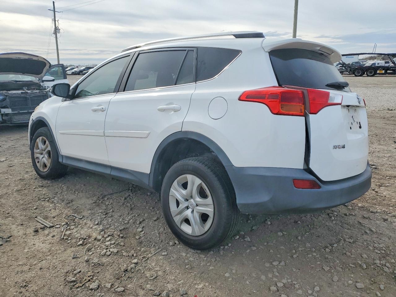 2015 Toyota Rav4 Le - Image 3