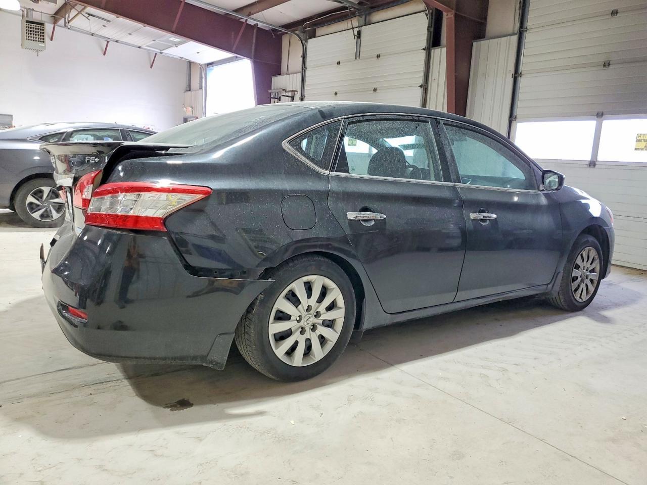 2015 Nissan Sentra S - Фото 3