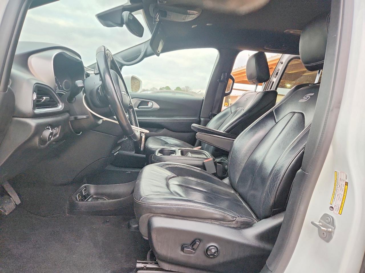 2019 Chrysler Pacifica Touring L - Image 7
