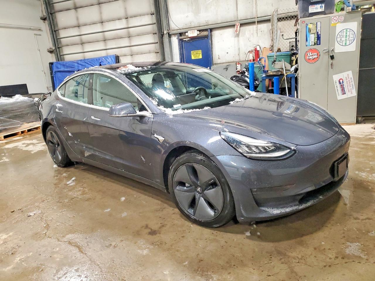2018 Tesla Model 3 - Фото 4