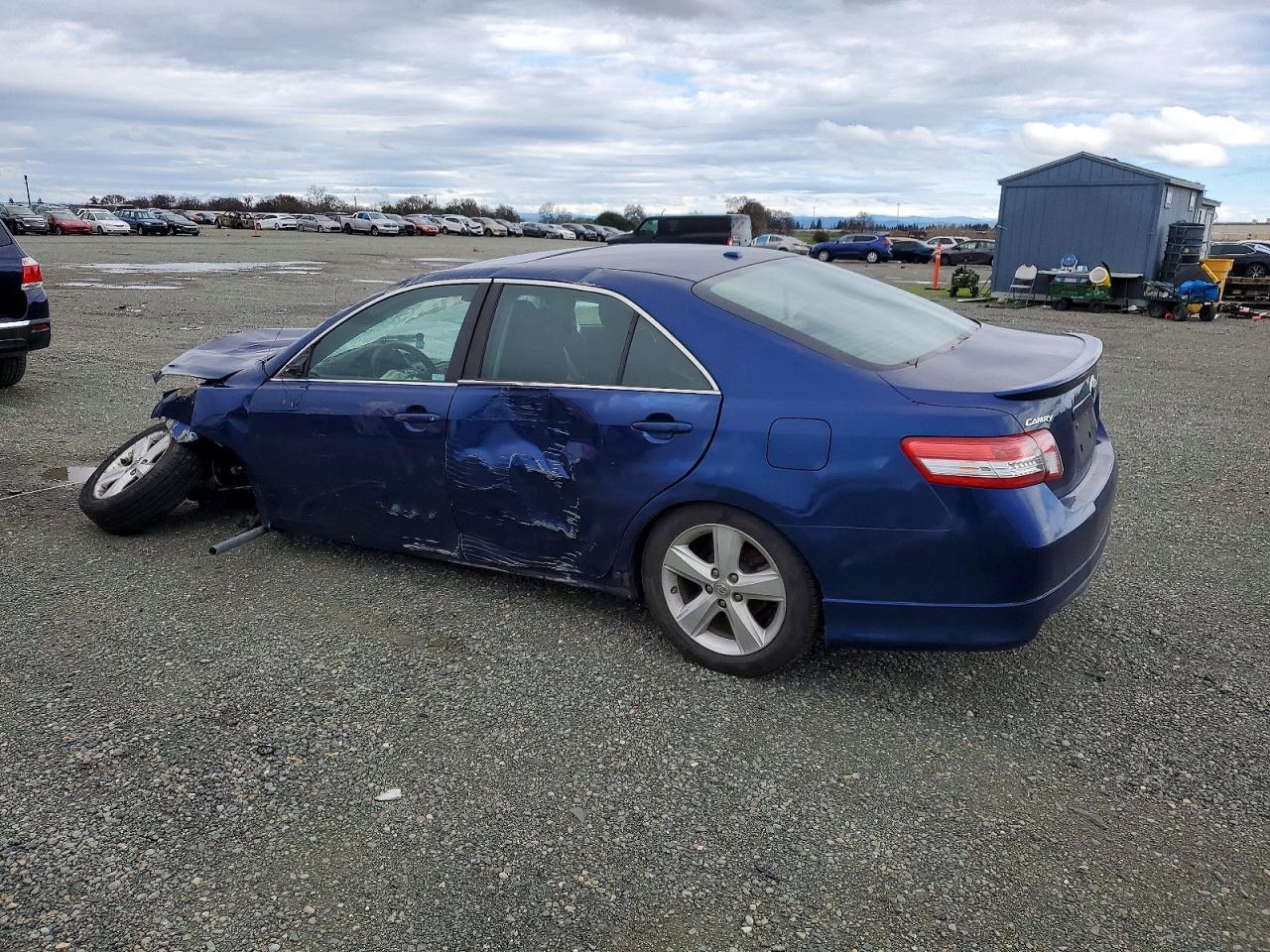 2011 Toyota Camry Se - Фото 2