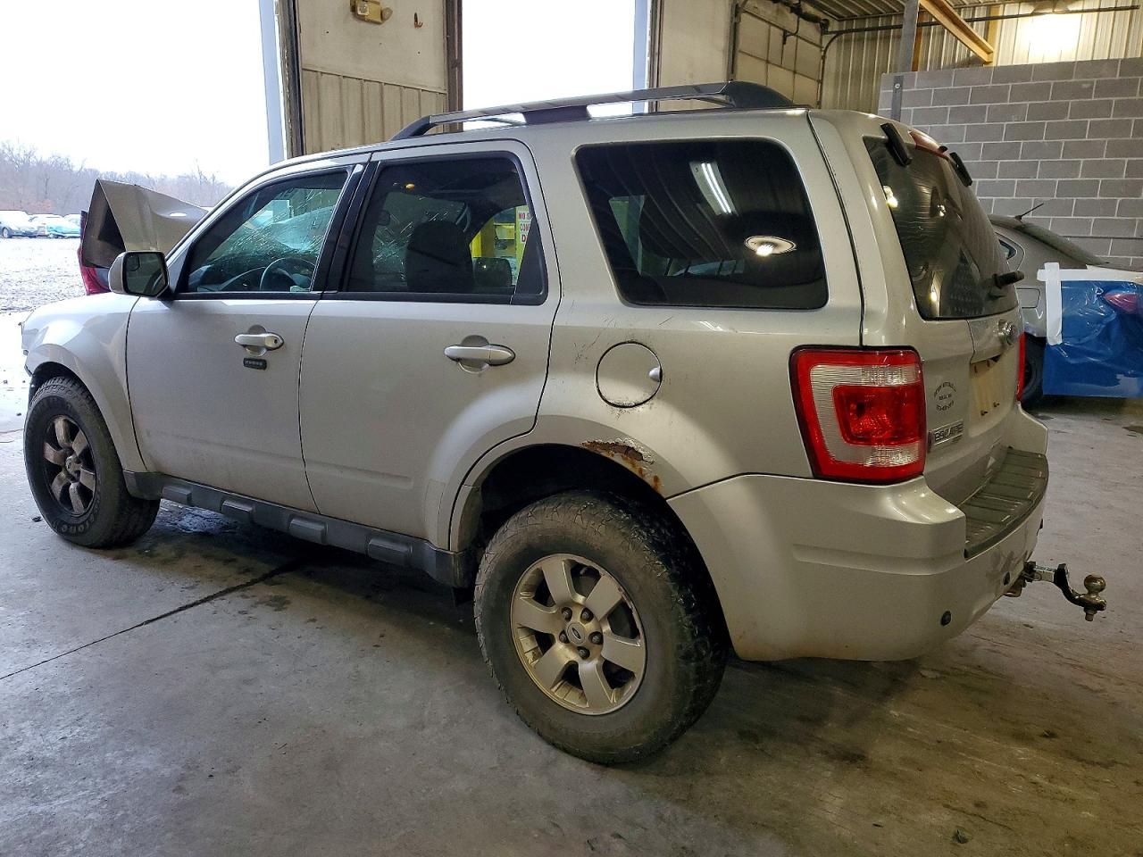 2011 Ford Escape Limited - Фото 2