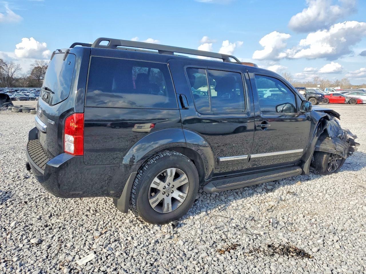 2012 Nissan Pathfinder S - Фото 3