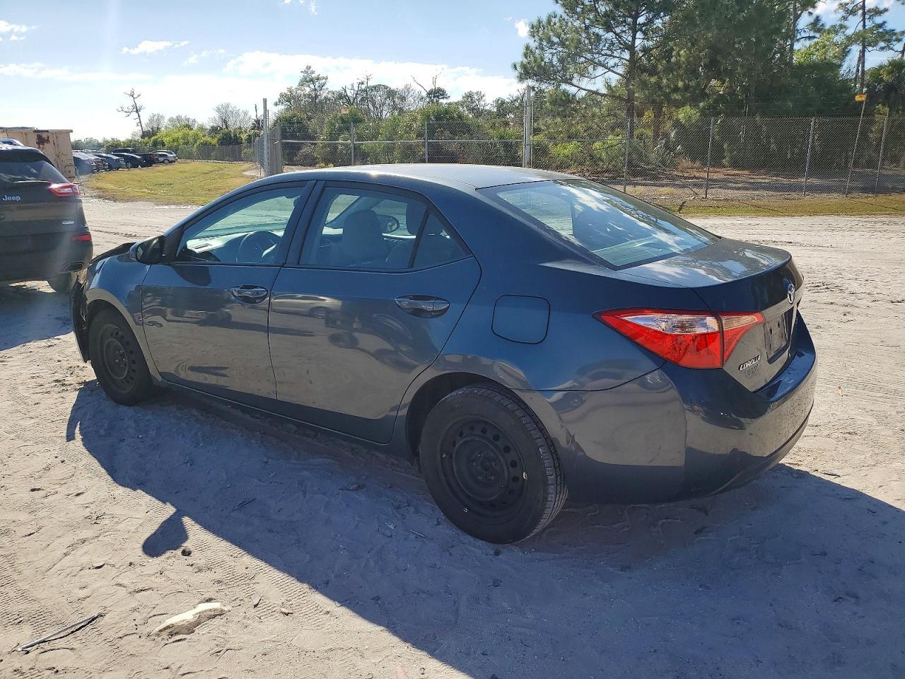 2017 Toyota Corolla L - Фото 2