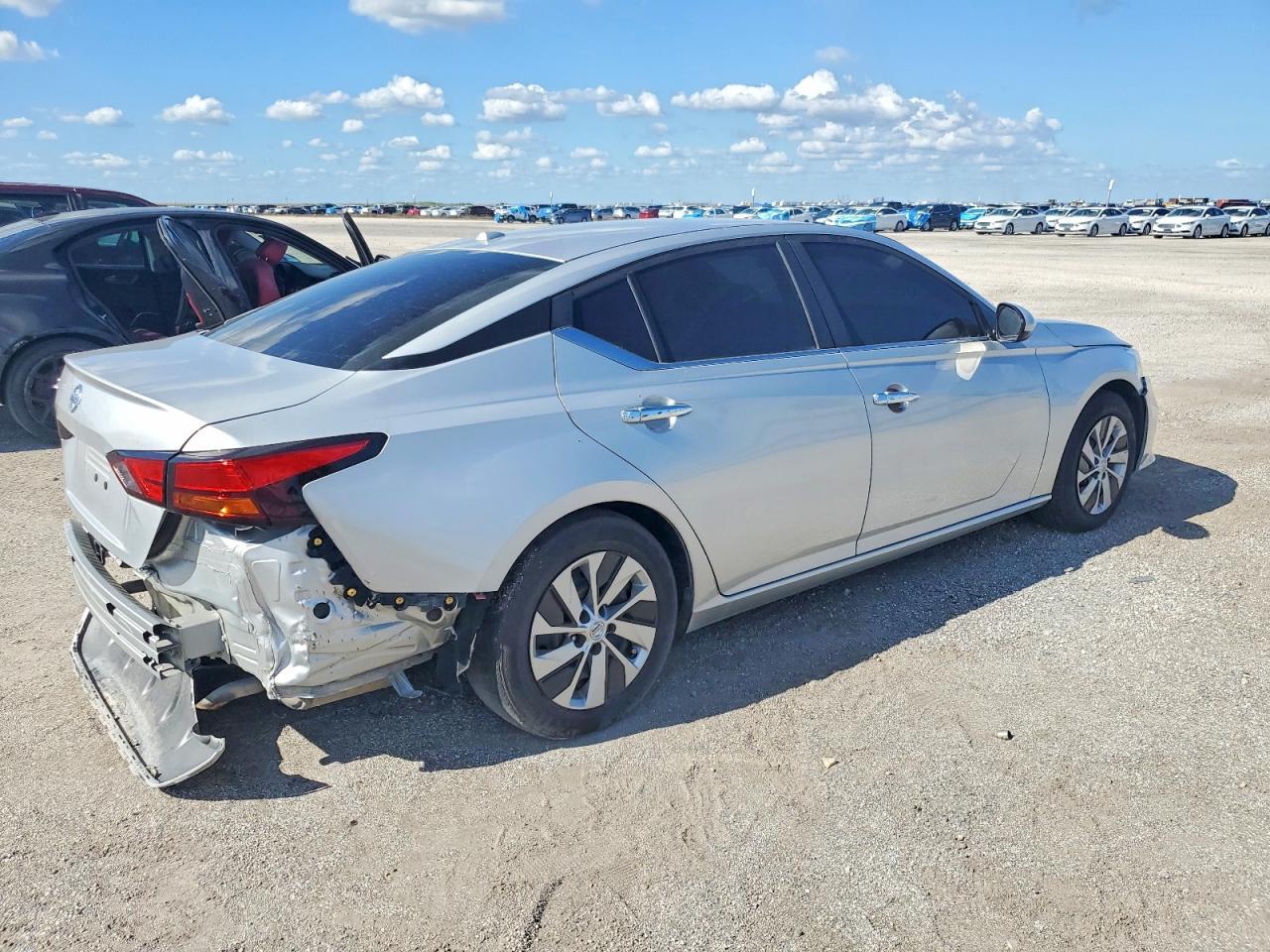 2020 Nissan Altima S - Image 3