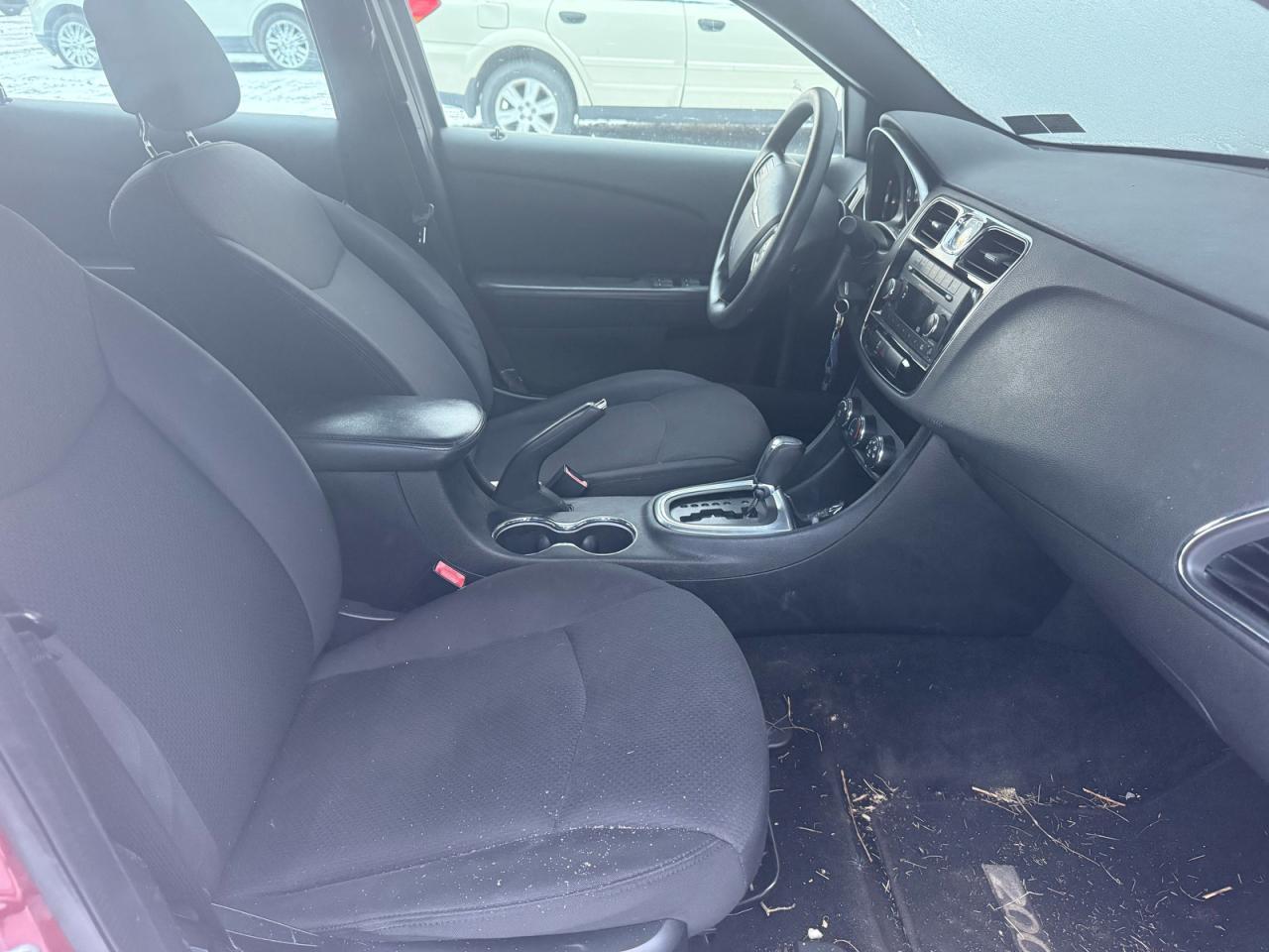 2013 Chrysler 200 Lx - Фото 5