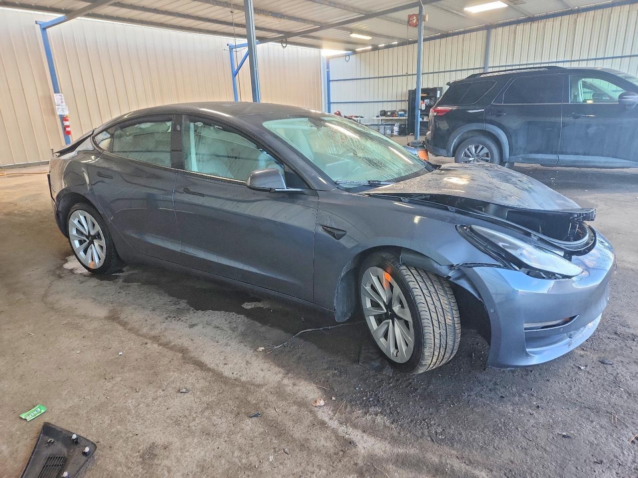 2022 Tesla Model 3 - Фото 4
