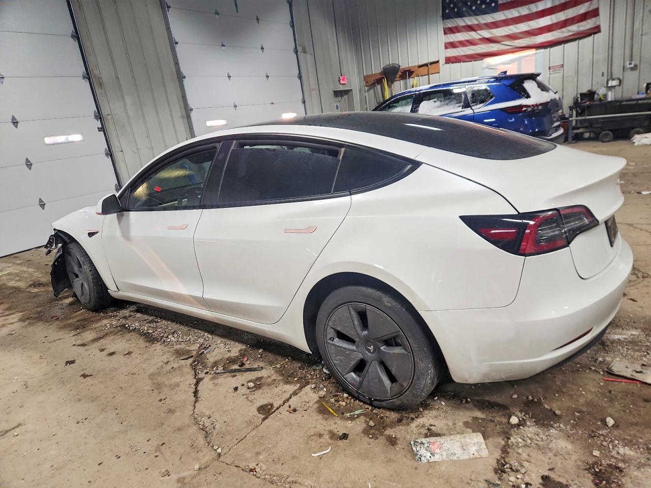 2023 Tesla Model 3 - Image 2