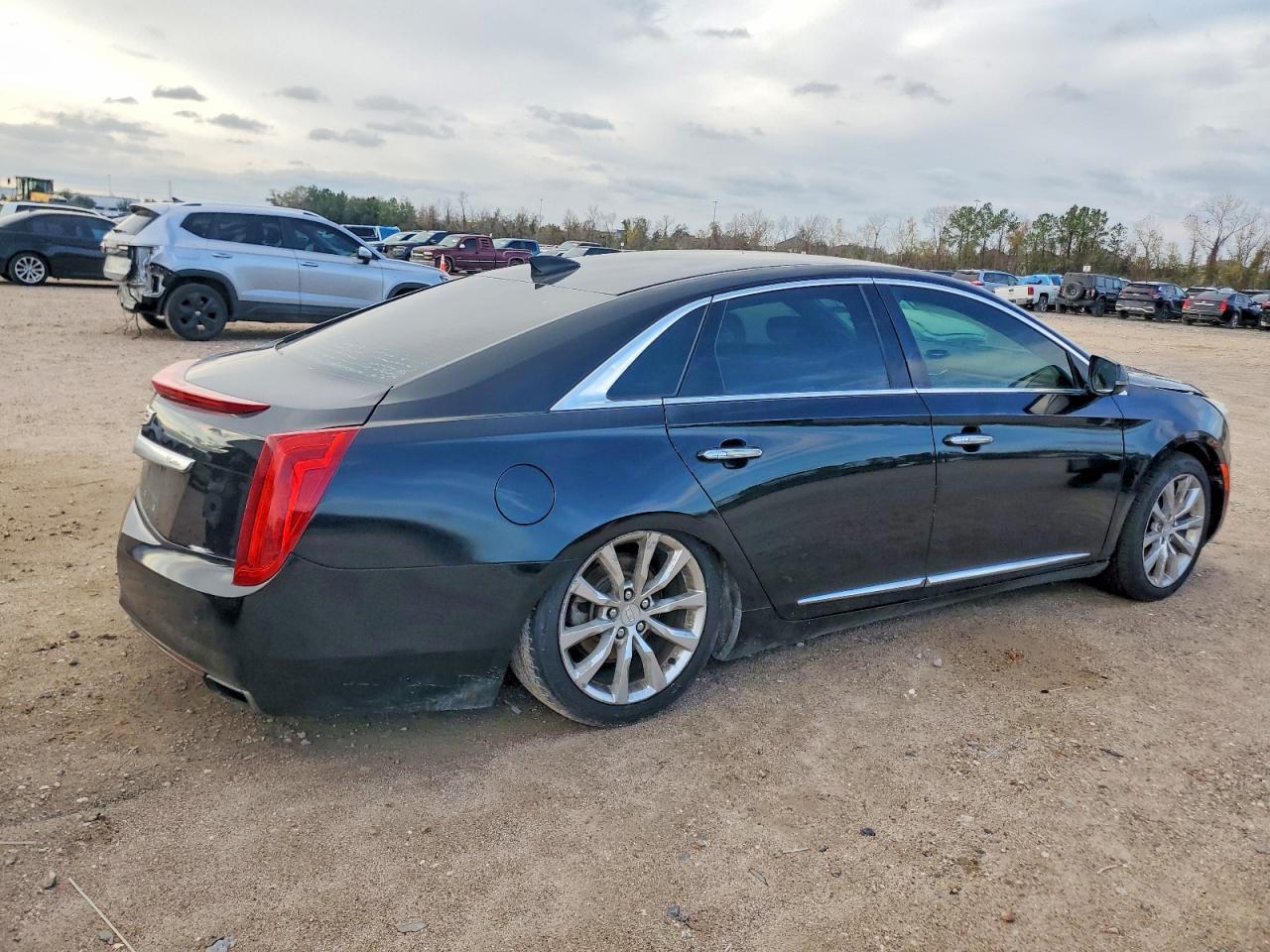 2017 Cadillac Xts Luxury - Image 3