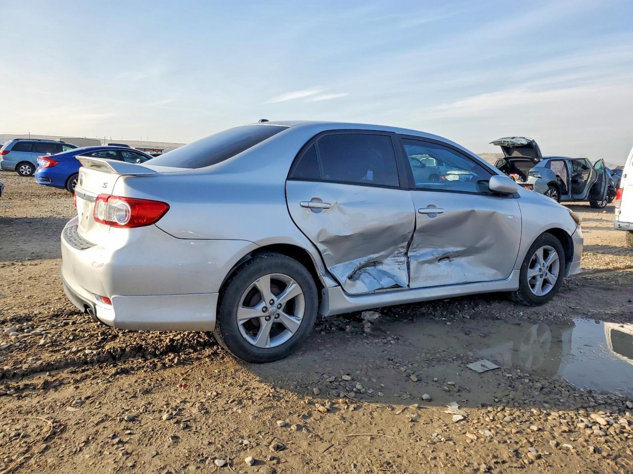2011 Toyota Corolla S - Фото 3