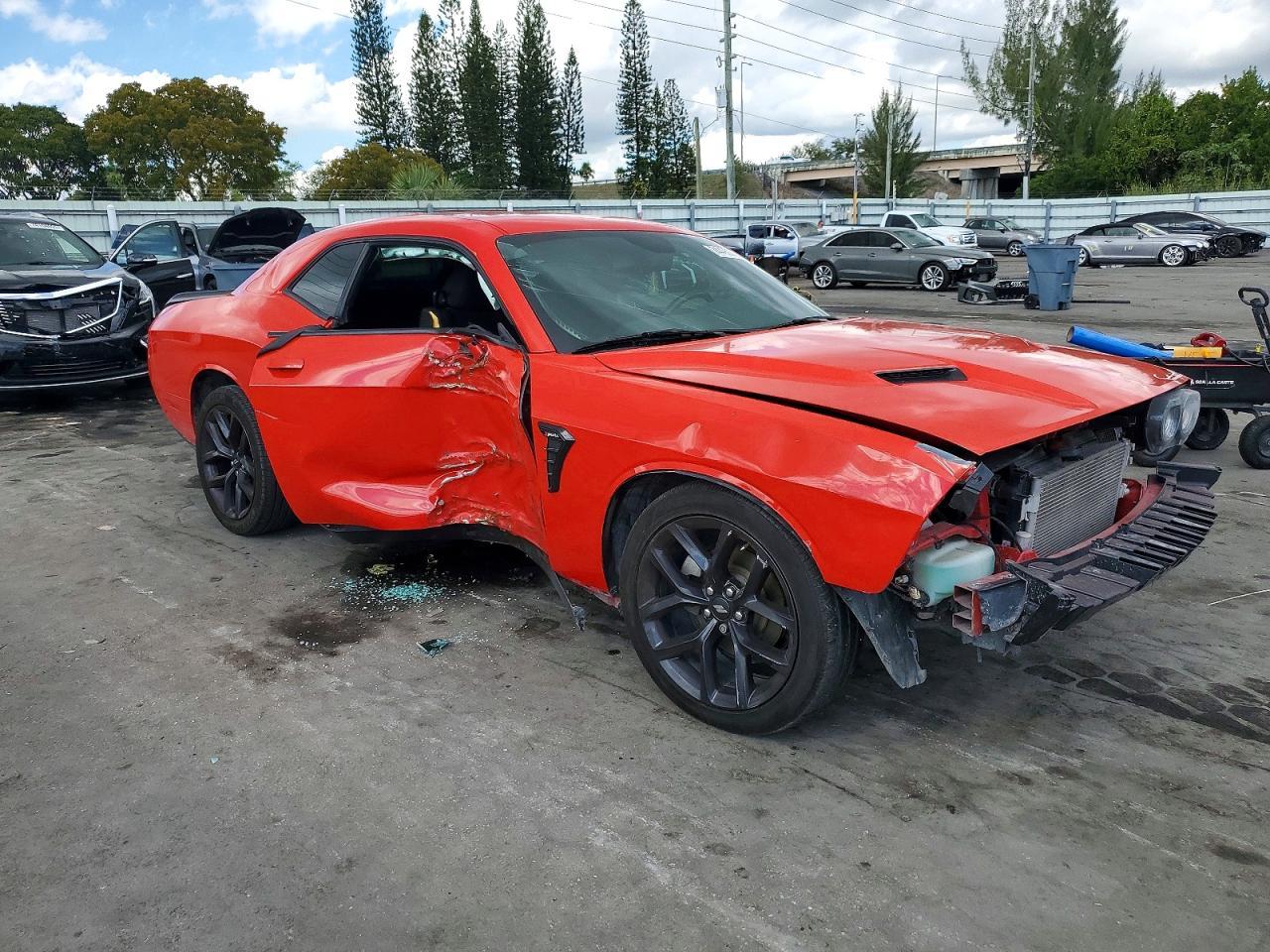2021 Dodge Challenger Sxt - Фото 4