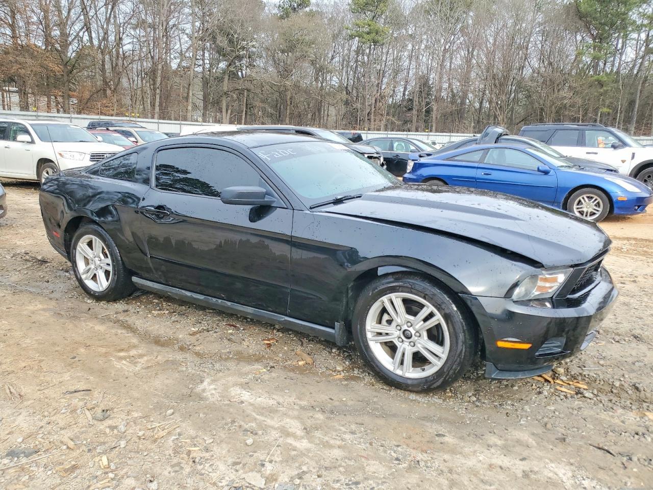 2010 Ford Mustang - Фото 4