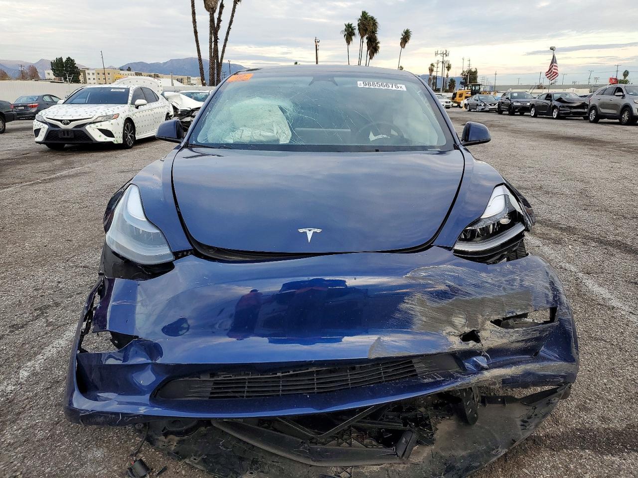 2023 Tesla Model 3 - Фото 5