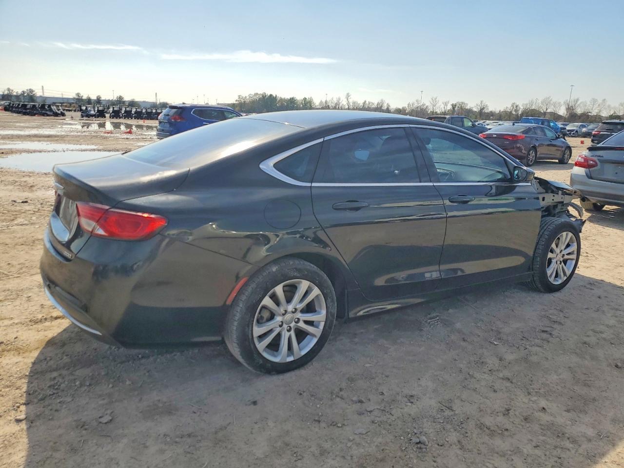 2015 Chrysler 200 Limited - Image 3